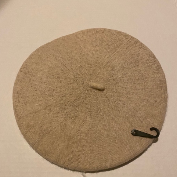 Wool Beret - Picture 10 of 12